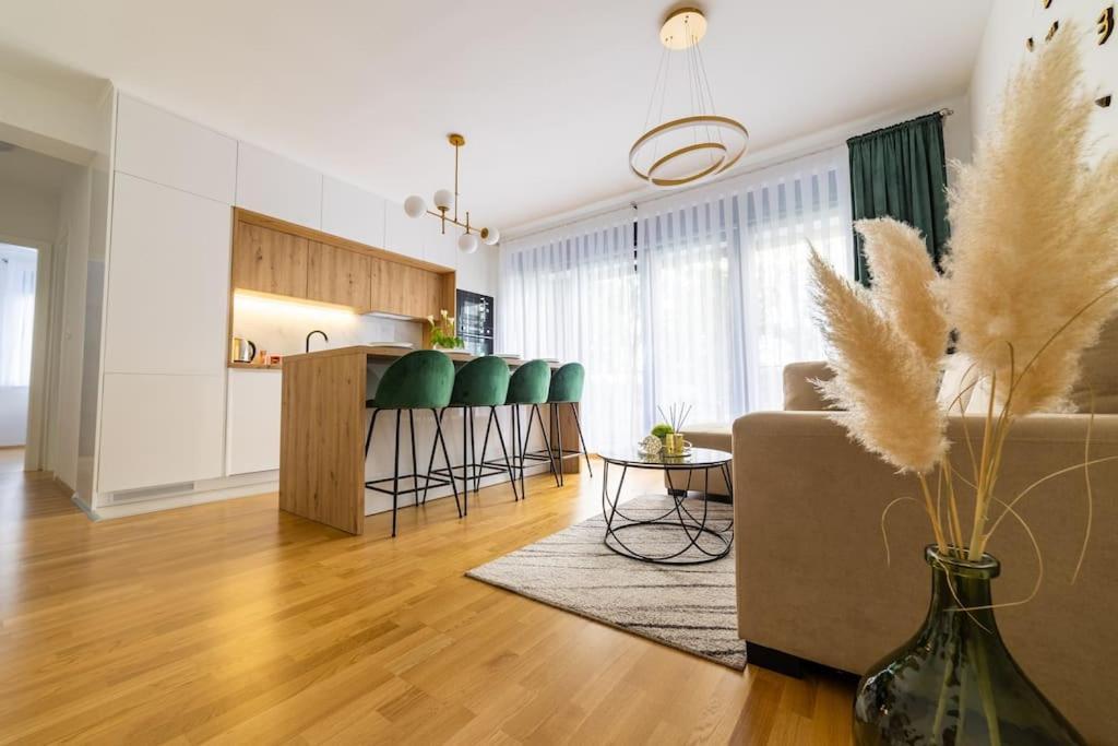 Apartman Lux Self Check-In Virovitica Exteriör bild