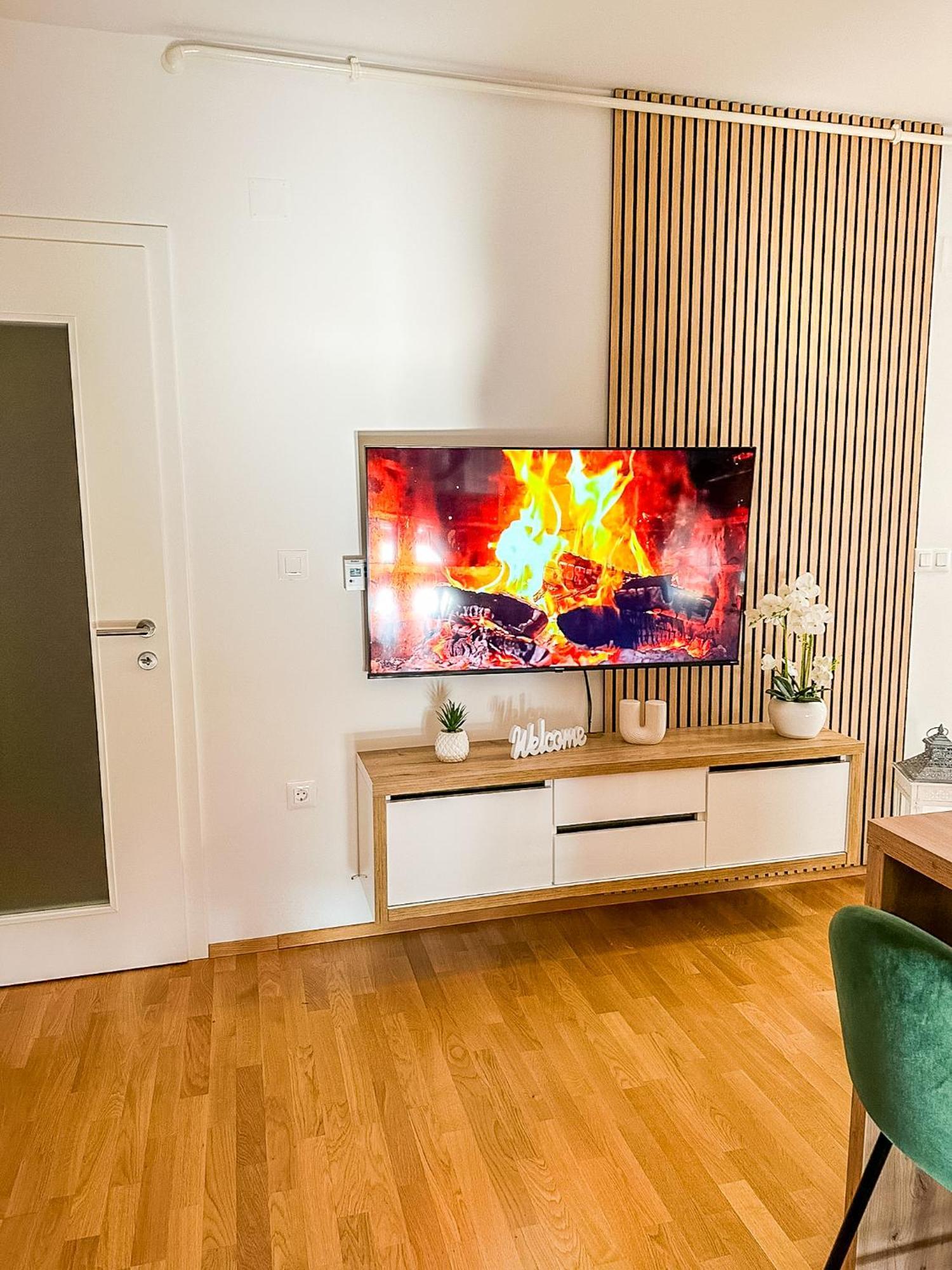 Apartman Lux Self Check-In Virovitica Exteriör bild